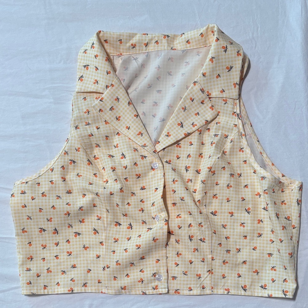 Floral Sleeveless Button-Up Blouse